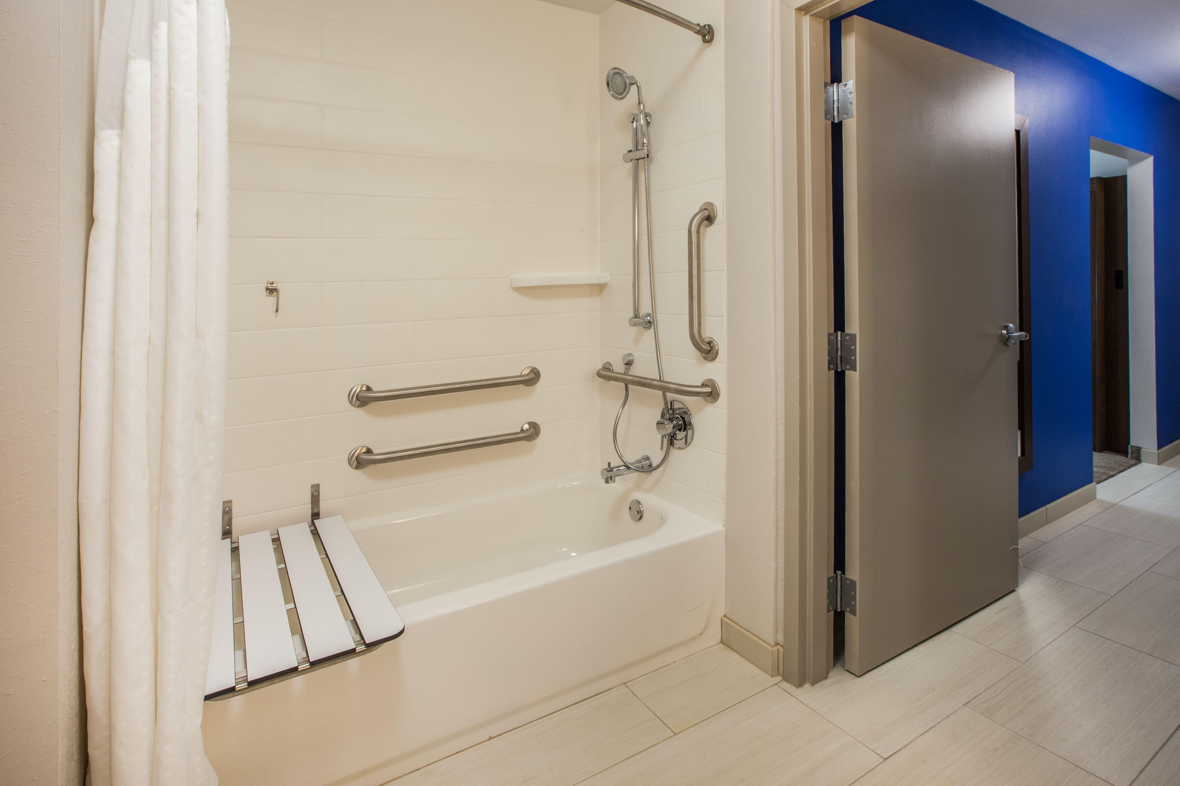 Holiday Inn Express & Suites - Redding By Ihg Eksteriør billede