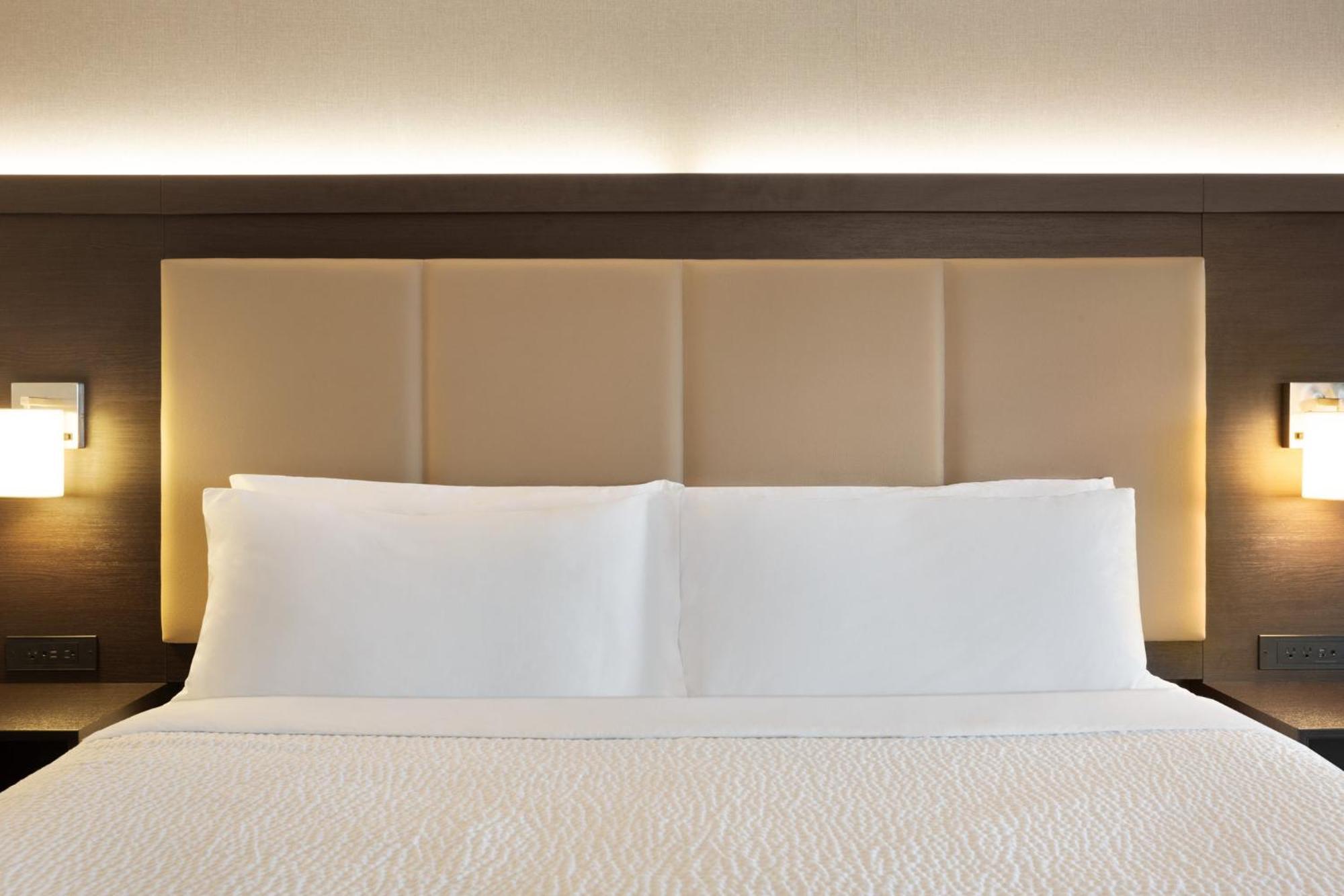 Holiday Inn Express & Suites - Redding By Ihg Eksteriør billede