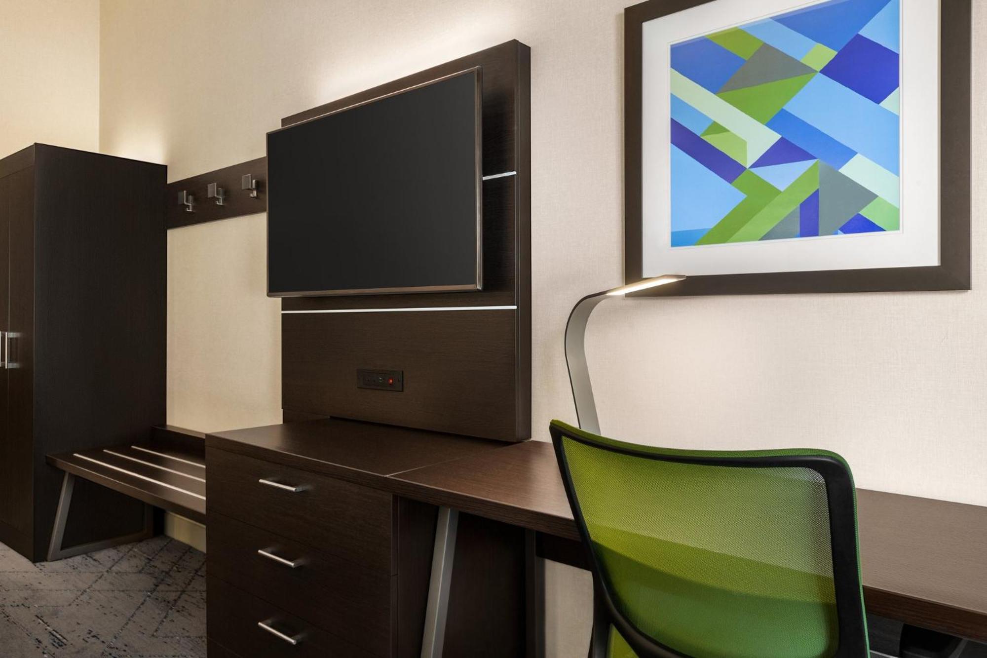 Holiday Inn Express & Suites - Redding By Ihg Eksteriør billede