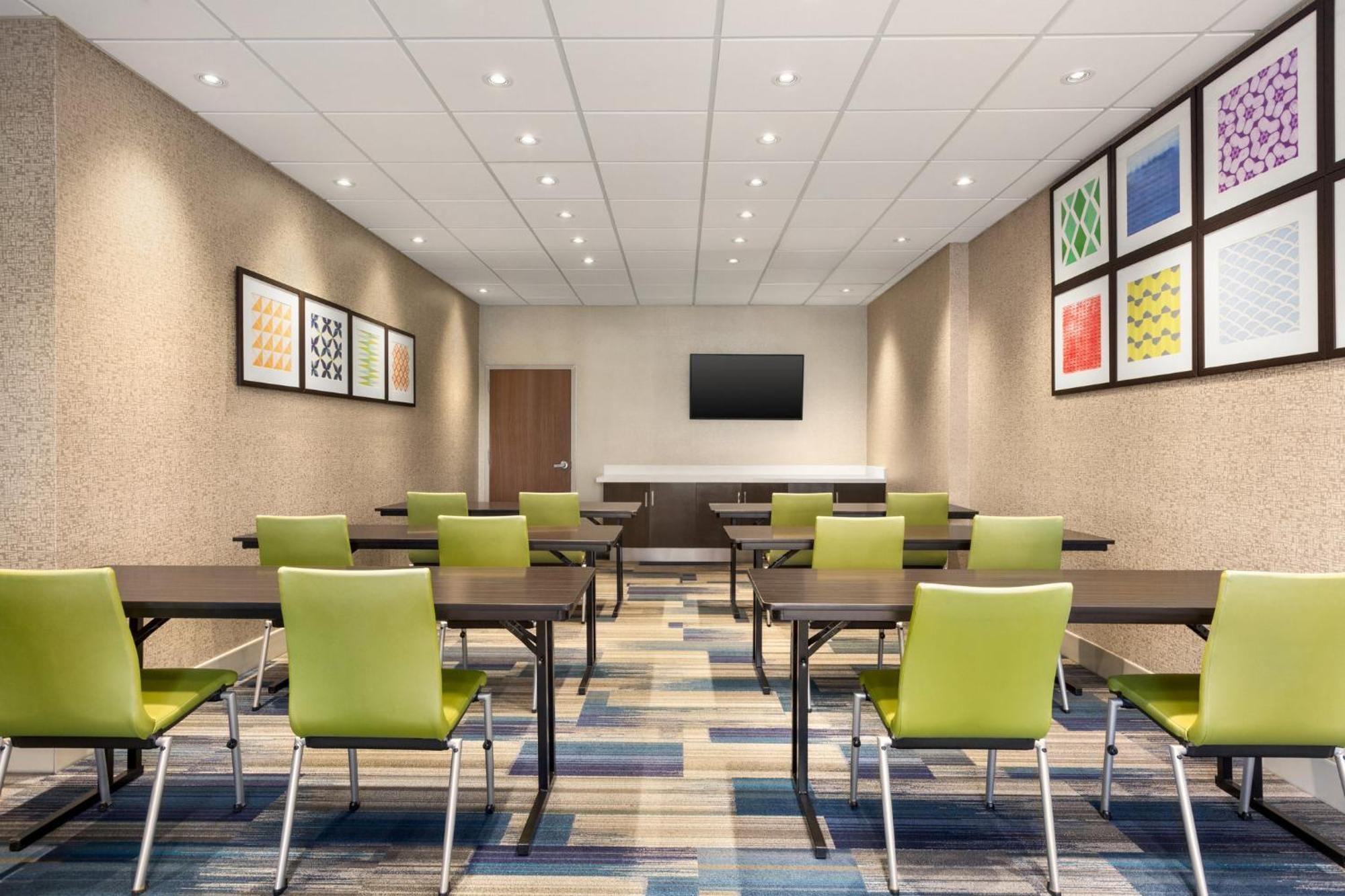 Holiday Inn Express & Suites - Redding By Ihg Eksteriør billede