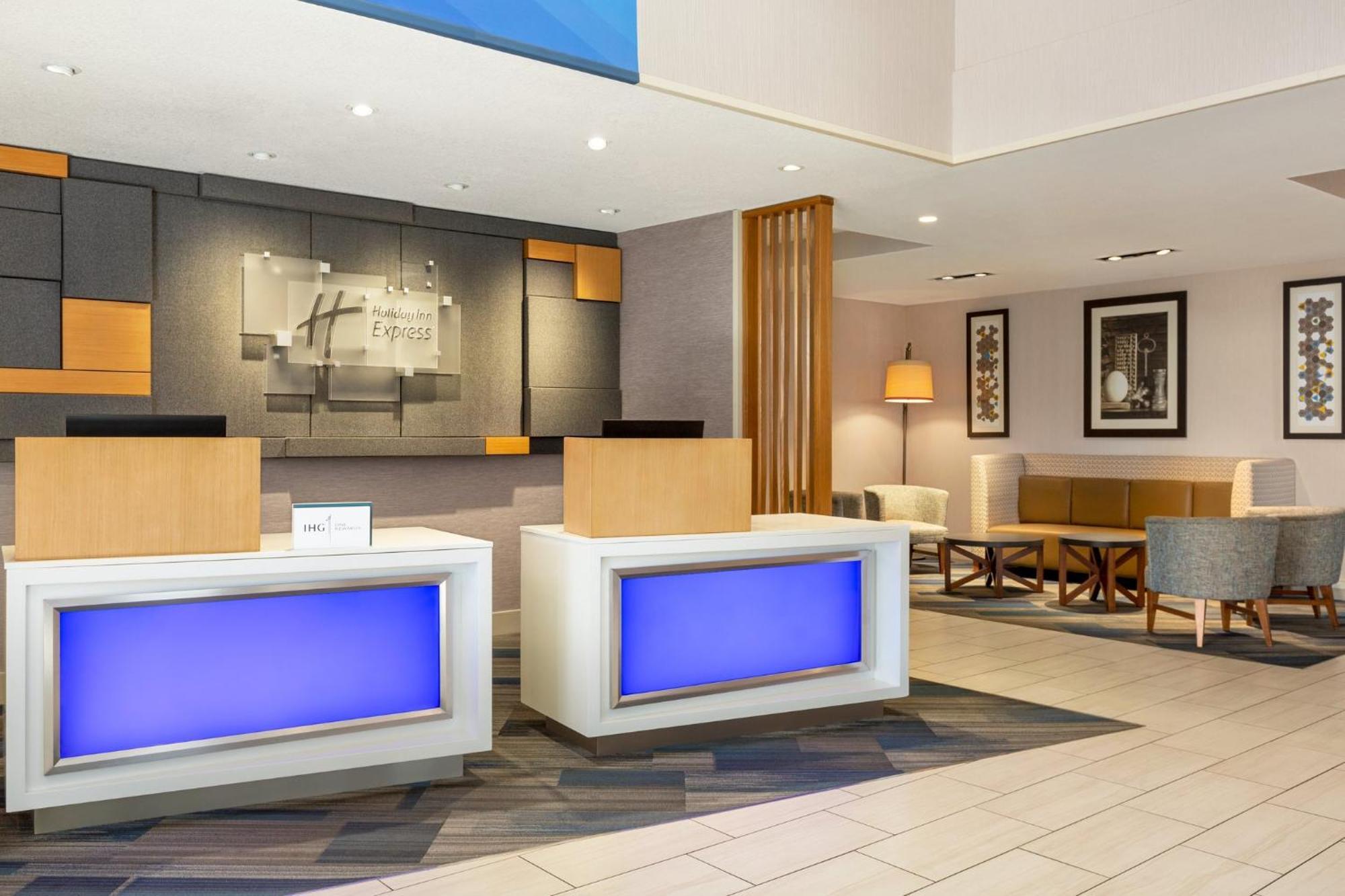 Holiday Inn Express & Suites - Redding By Ihg Eksteriør billede